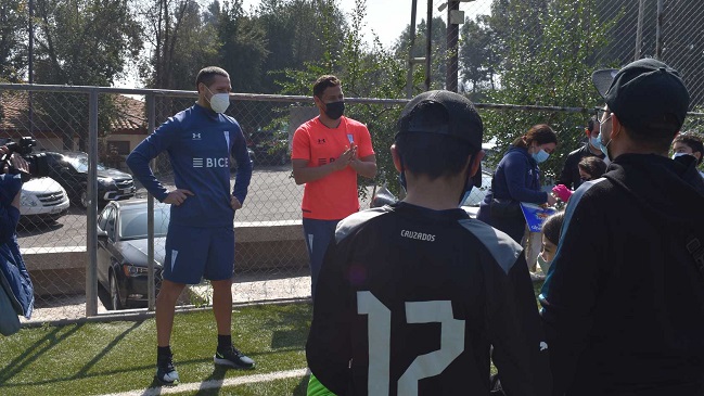 Luciano Aued y Germán Lanaro compartieron con niños que fueron a las instalaciones de la UC