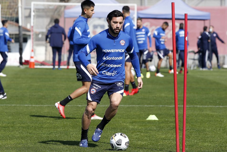 La Roja tuvo su última práctica antes de viajar a Quito para el crucial duelo con Ecuador