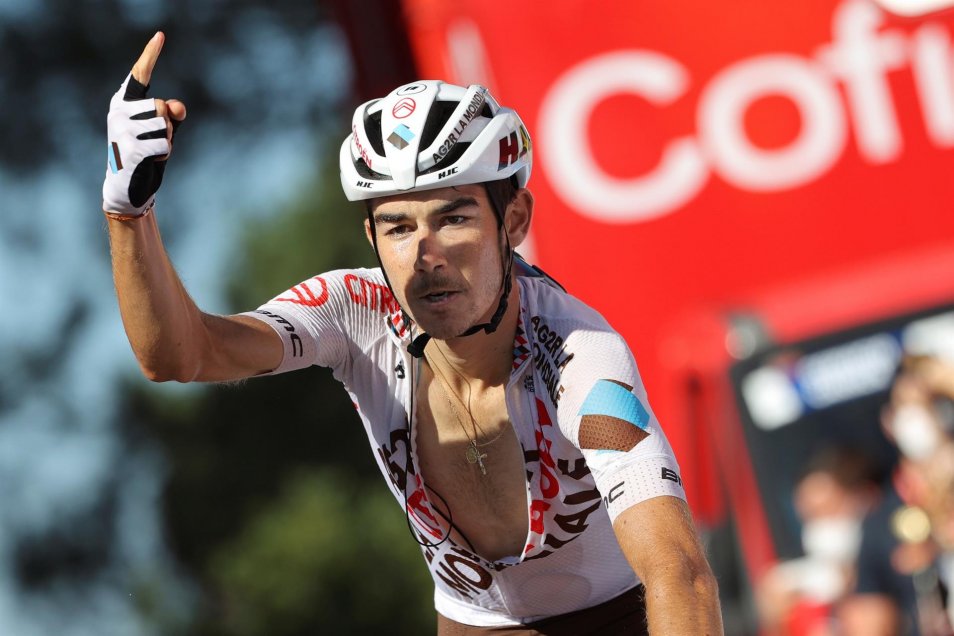 Clement Champoussin sorprendió en la vigésima etapa de la Vuelta a España y Primoz Roglic reforzó su liderato