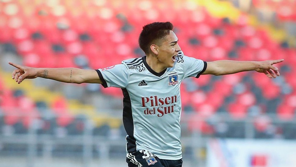 Joan Cruz anotó un golazo a Everton y acercó a Colo Colo al título de la Copa Chile