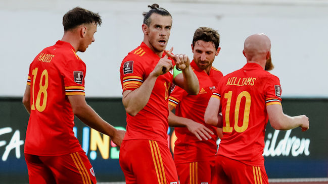 Gareth Bale comandó con un triplete la remontada de Gales sobre Bielorrusia en Clasificatorias
