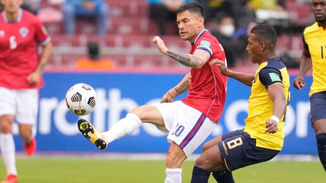 Martín Lasarte puso en duda la presencia de Charles Aránguiz ante Colombia