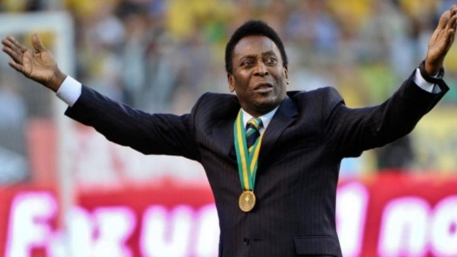 Pelé está hace seis días hospitalizado en Sao Paulo