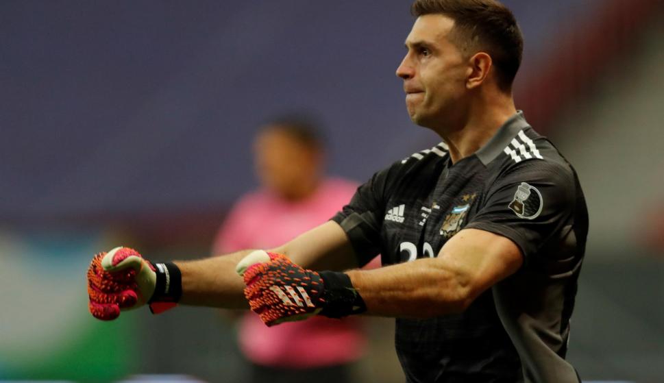 Martínez y Buendía abandonaron la concentración de Argentina para iniciar su retorno a Inglaterra