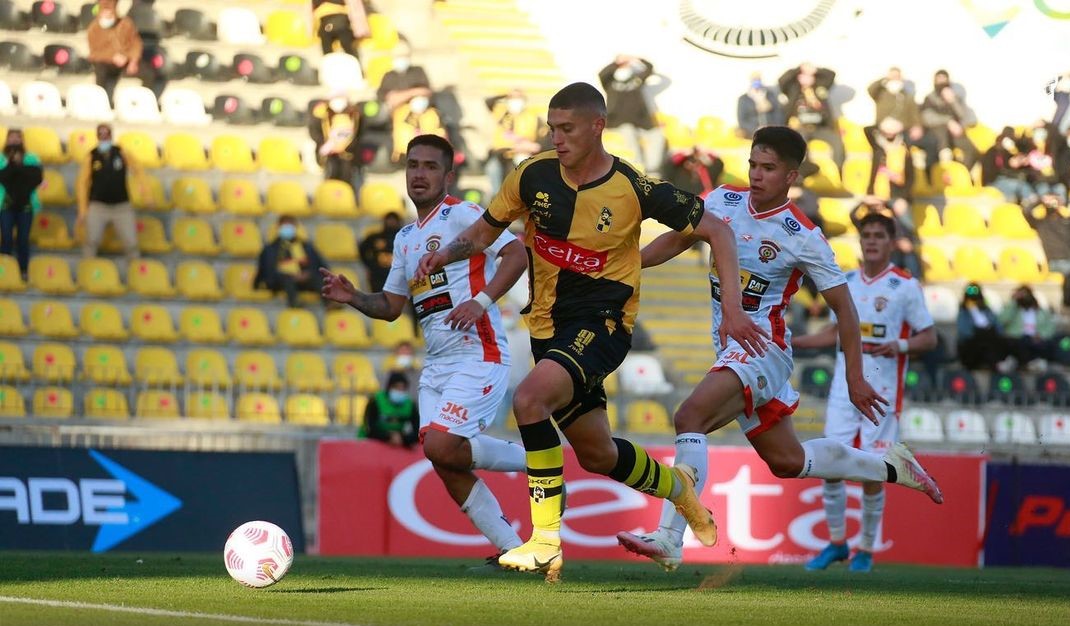 Coquimbo Unido retomó con un triunfo el liderato y extendió la pesadilla de Cobreloa