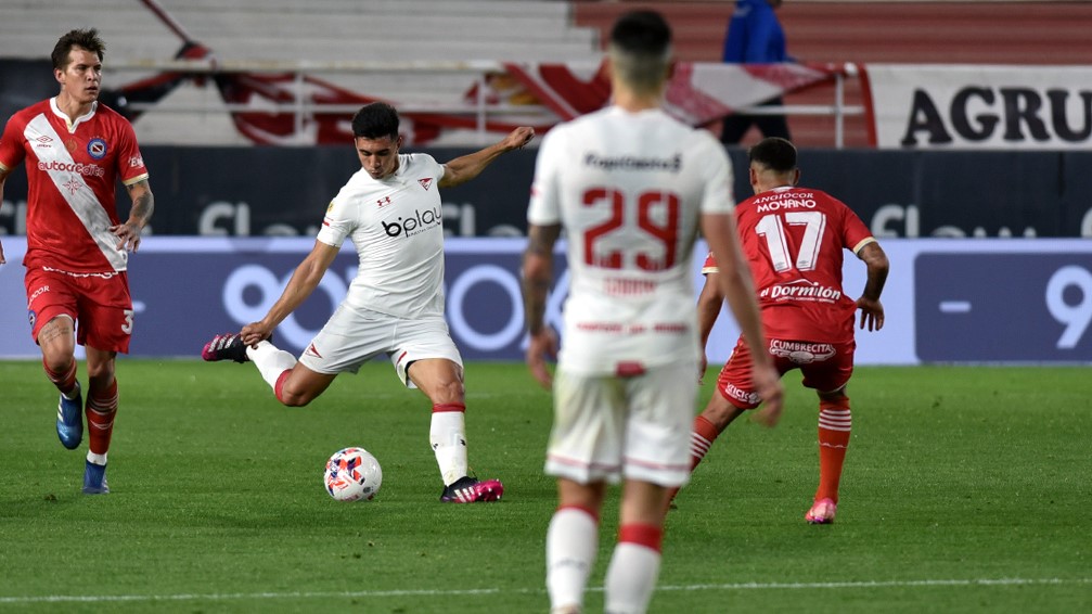 Argentinos y Estudiantes protagonizaron encendido empate en la Liga Profesional