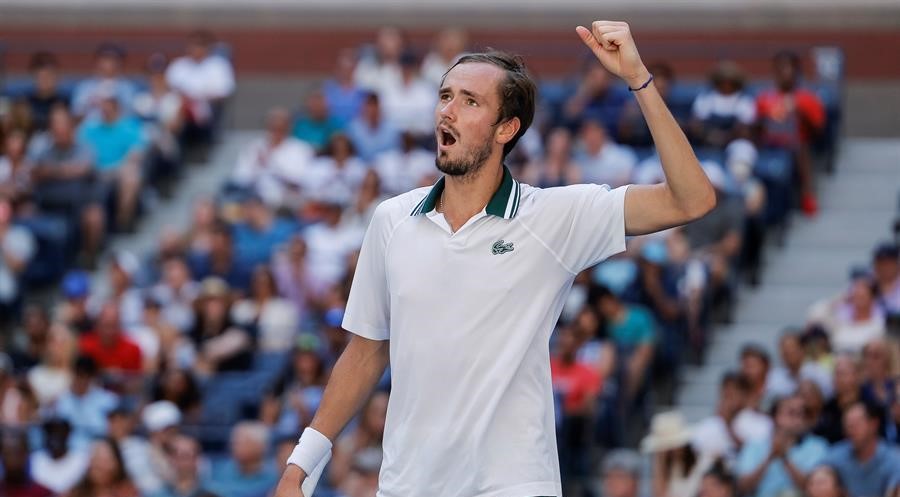 Daniil Medvedev derribó a Botic Van de Zandschulp y avanzó a semifinales en el US Open