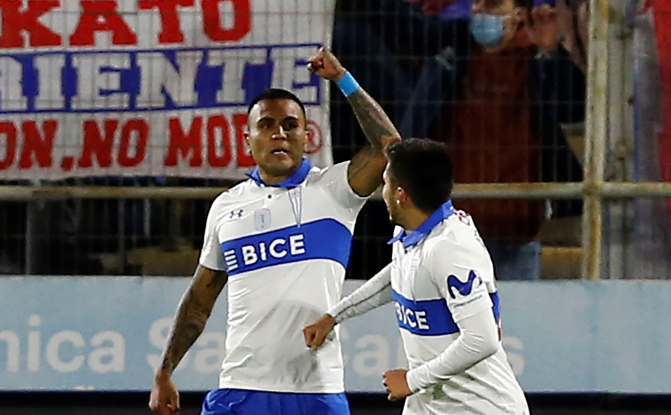 Juan Leiva aumentó la ventaja de U. Católica ante Audax Italiano