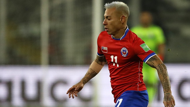 Eduardo Vargas arengó a la Roja de cara al duelo con Colombia: Luchar y creer, vamos compañeros