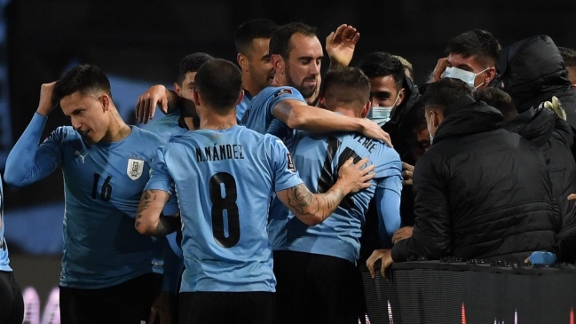 Diego Godín quedó descartado para duelo ante Ecuador por lesión