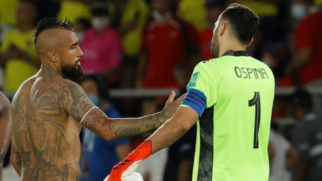 Arturo Vidal quedó suspendido para el duelo ante Perú