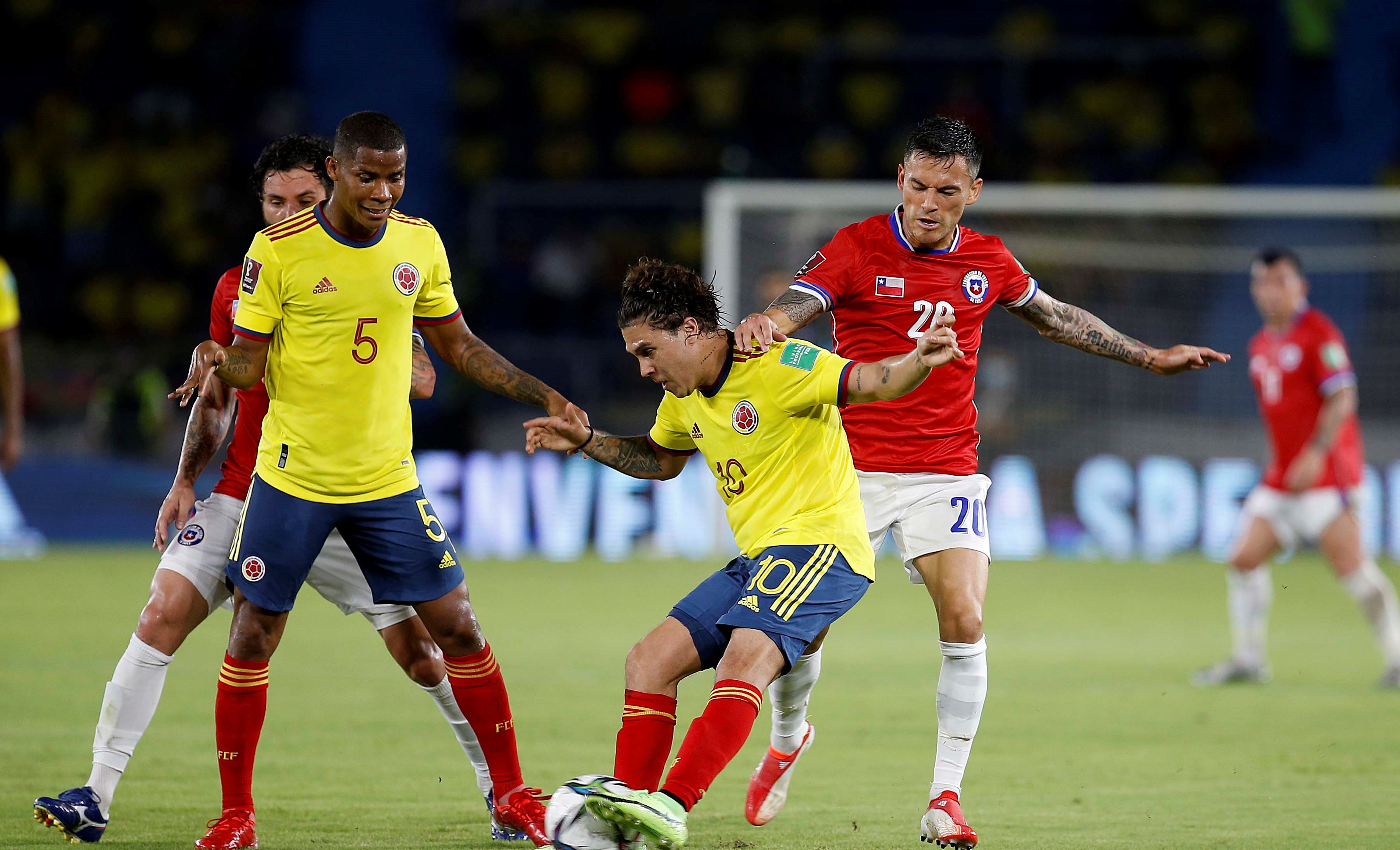 Resumen: La Roja sumó sólo un punto en la triple fecha y la ruta a Qatar 2022 se puso cuesta arriba