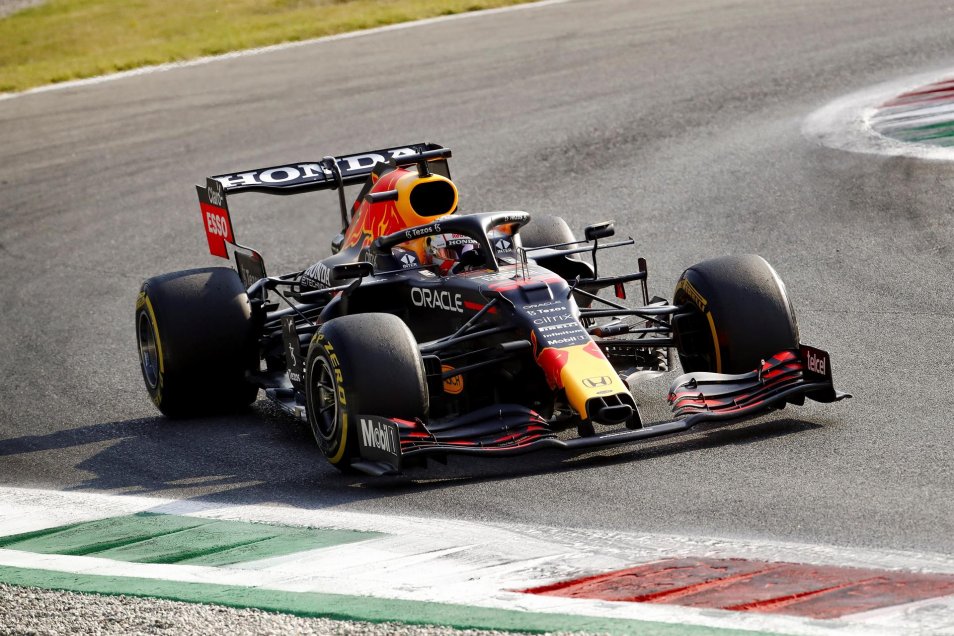 Max Verstappen ganó la pole en Monza y aumentó su ventaja sobre Hamilton
