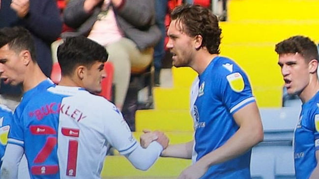 Ben Brereton figuró con asistencia en empate de Blackburn ante Luton en el Championship