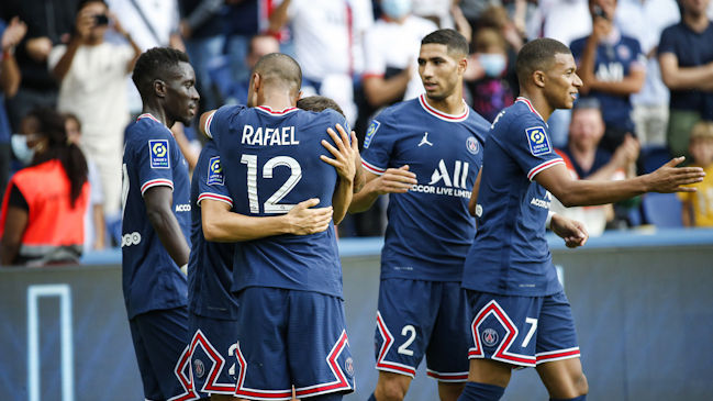 Paris Saint-Germain aplastó a Clermont y amplió su ventaja como líder de la liga francesa