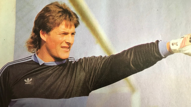 El día en que Nicolás Villamil atajó un penal de espaldas ante Unión Española