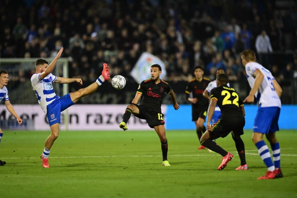 Ajax estrenó camiseta inspirada en Bob Marley y logró un triunfo como visita
