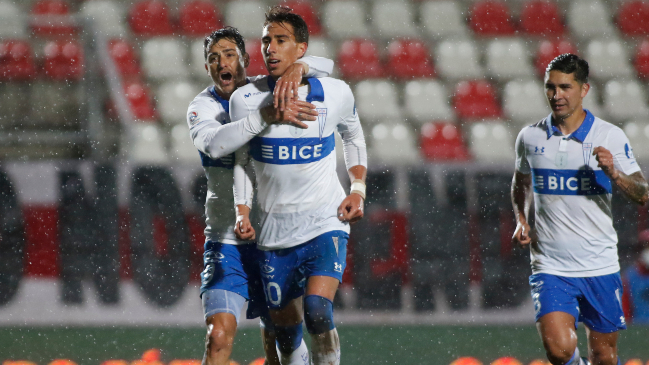 Diego Valencia recuperó la ventaja para la UC ante Curicó en la recta final del partido