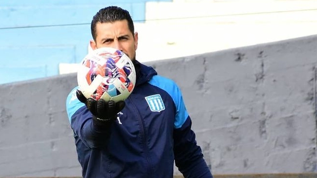 Racing saludó a Gabriel Arias por su cumpleaños con grandes atajadas