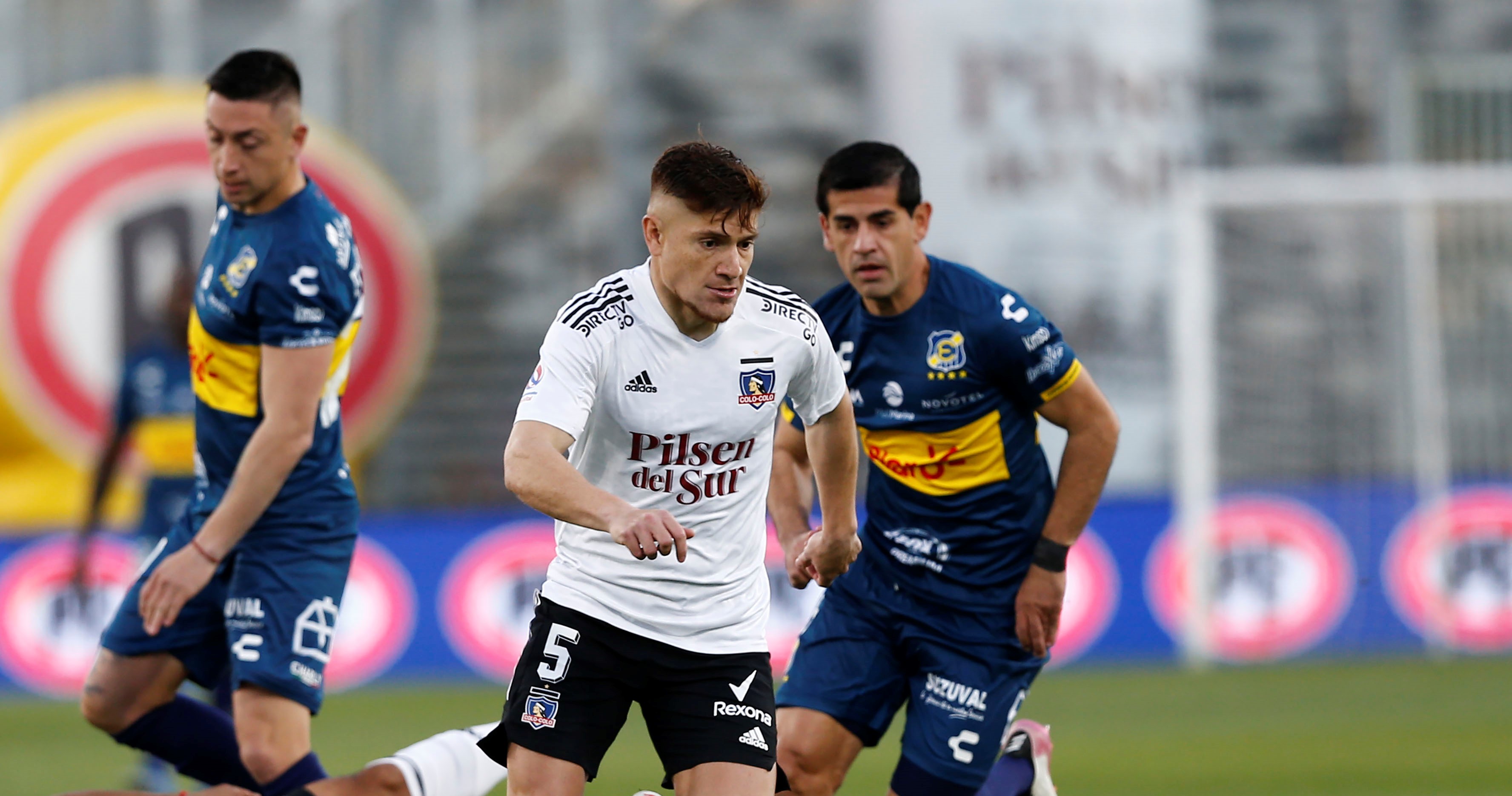 Colo Colo sentenció a Everton con un impresionante zurdazo de Leonardo Gil