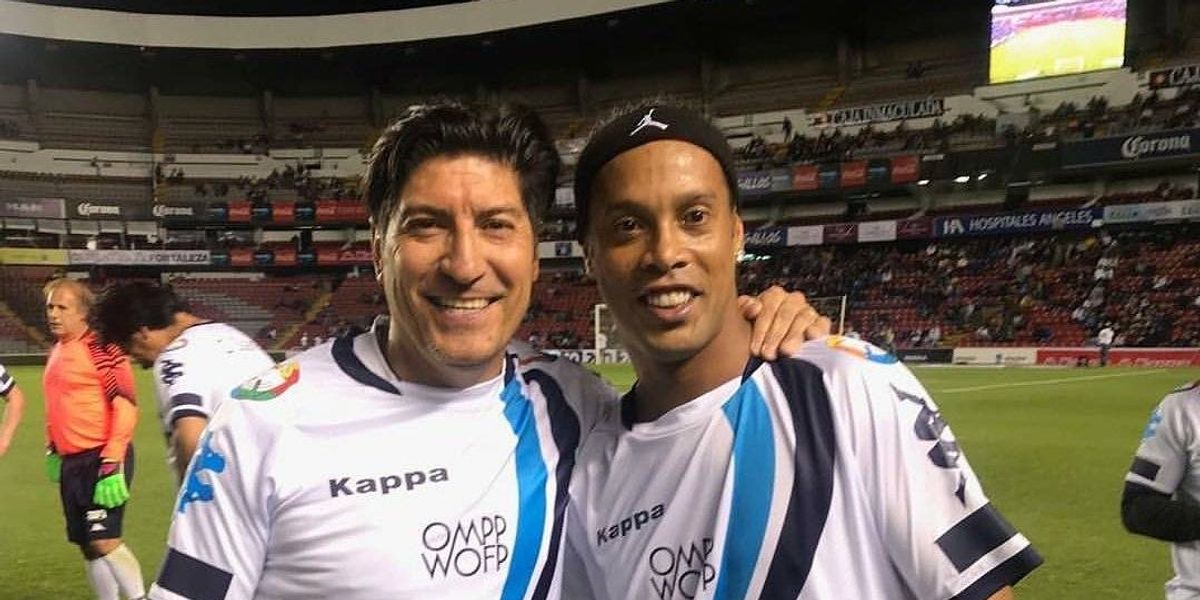 Ronaldinho, Figo, Totti y Puyol vendrán a Chile a disputar el “Partido por la Paz”