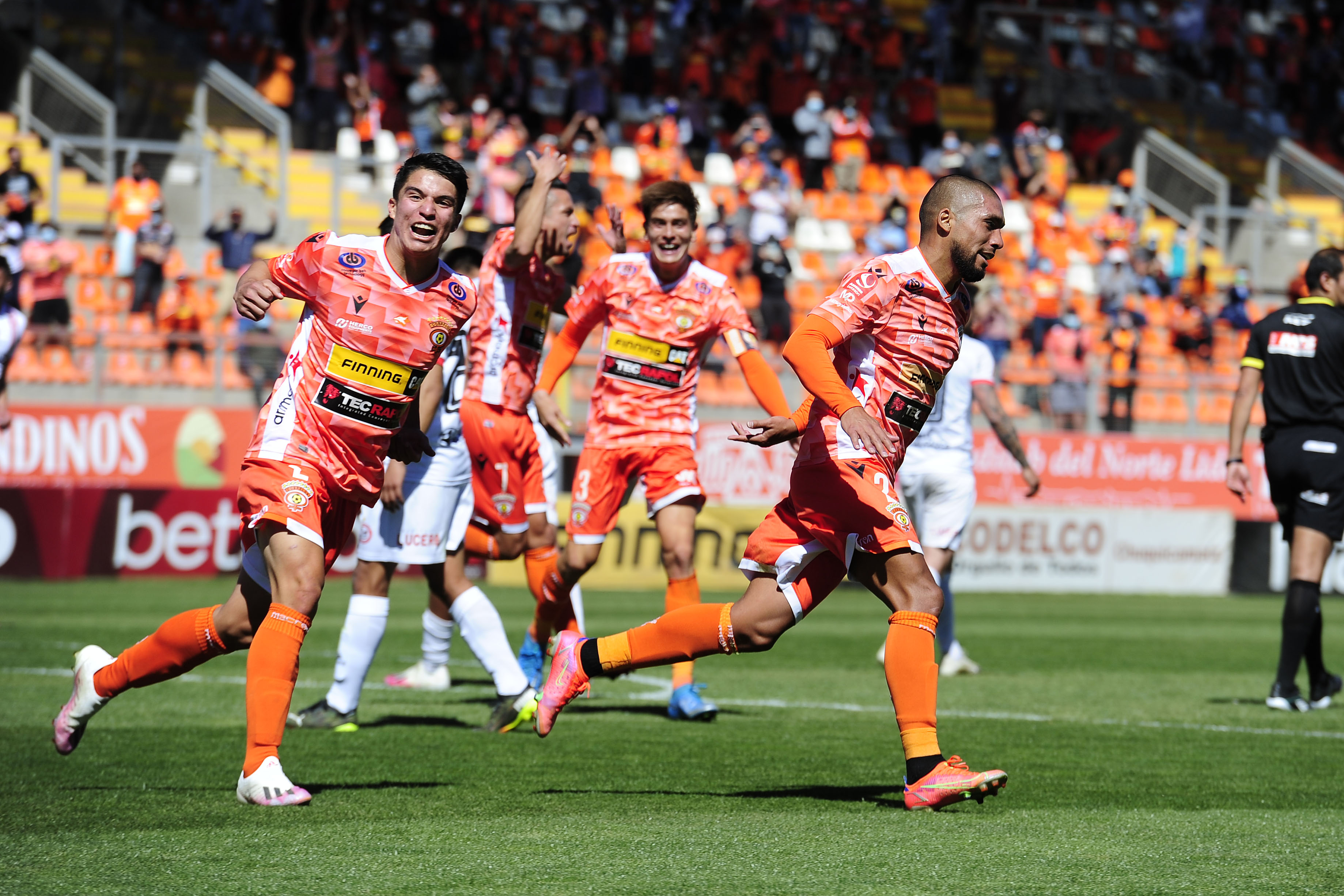Cobreloa logró revitalizador triunfo ante Unión San Felipe y escapó del último lugar en la Primera B
