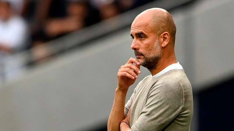 Guardiola desató polémica en Inglaterra por pedir a hinchas de Manchester City que vayan al estadio