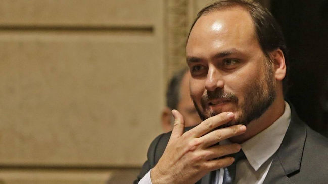 Hijo de Bolsonaro impulsó proyecto de ley para prohibir participación de deportistas transgénero