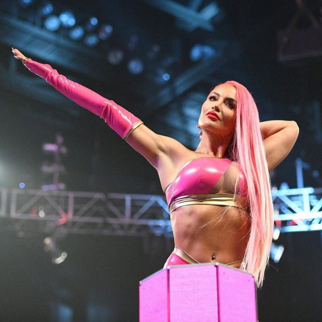 La luchadora Eva Marie sacó suspiros en Instagram en su cumpleaños