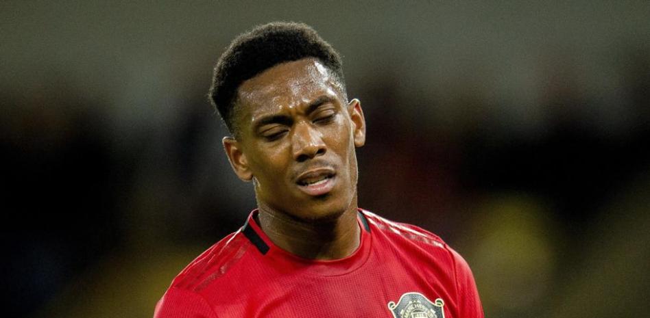 Manchester United planea vender a siete jugadores en el próximo mercado de fichajes