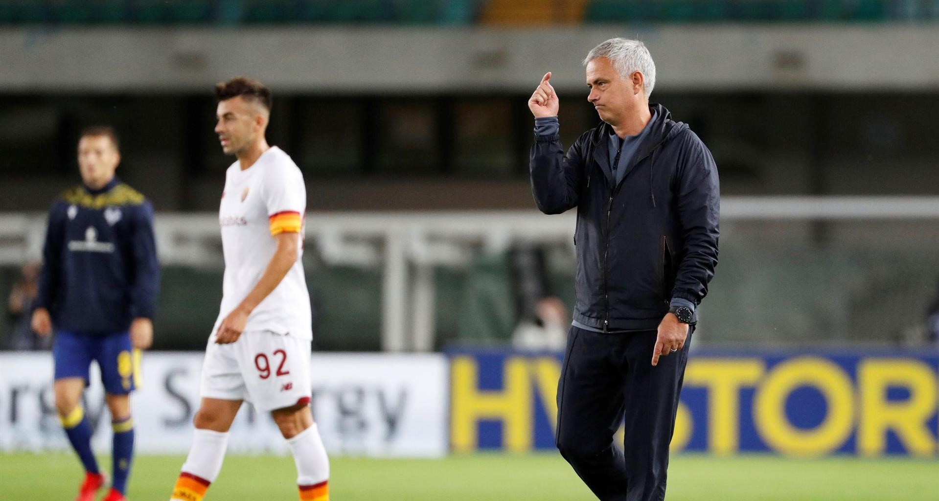 Hellas Verona dio el golpe y le propinó a Mourinho su primera derrota en AS Roma