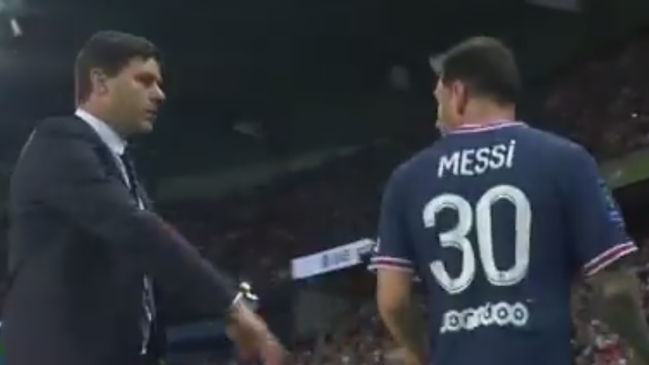 ¿Se enojó? La reacción de Lionel Messi con Pochettino al ser reemplazado ante Olympique de Lyon