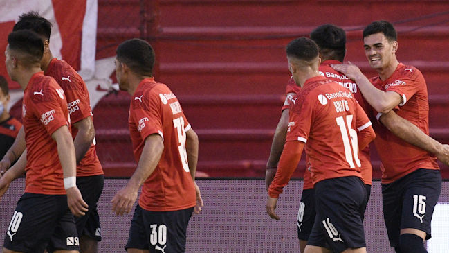Independiente tumbó a Huracán y achicó su distancia con el liderato de la liga argentina