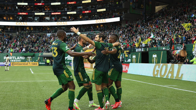 El VAR anuló un gol a Felipe Mora en triunfo de Portland sobre Los Angeles FC en la MLS
