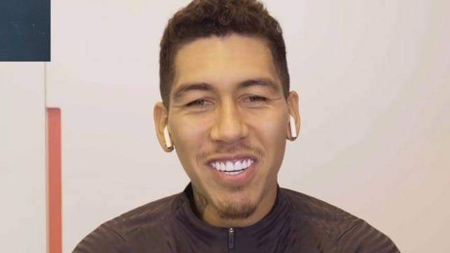 Roberto Firmino se ganó troleos por tono de su dentadura