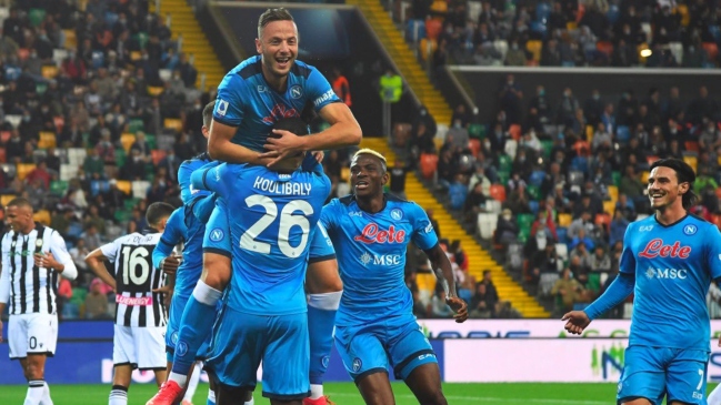 Napoli celebró una goleada sobre Udinese y quedó como líder exclusivo en la liga italiana