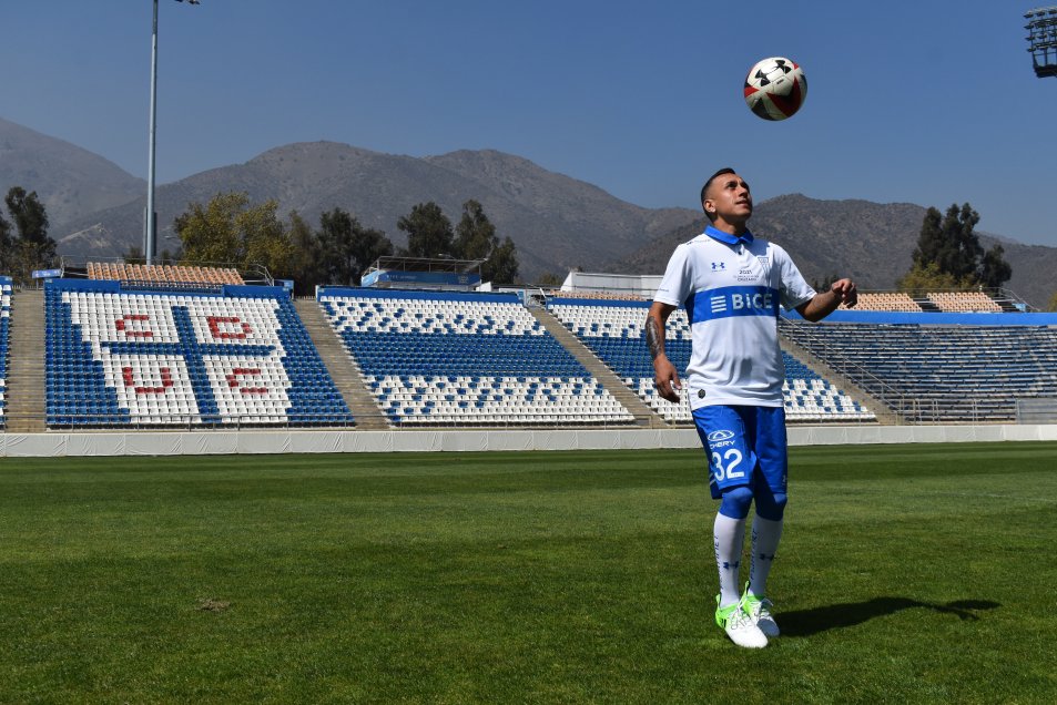 La presentación de Fabián Orellana como flamante refuerzo de la UC
