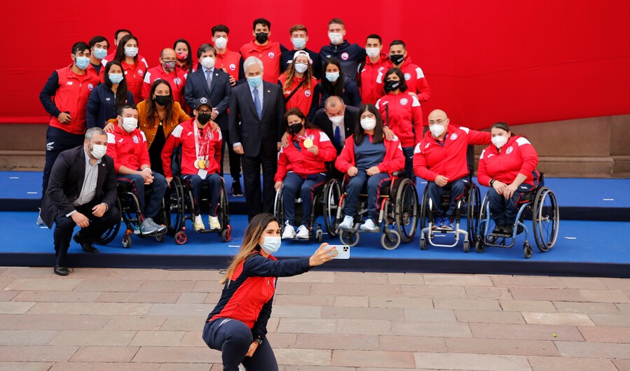 Deportistas que participaron en Tokio 2020 fueron homenajeados en La Moneda