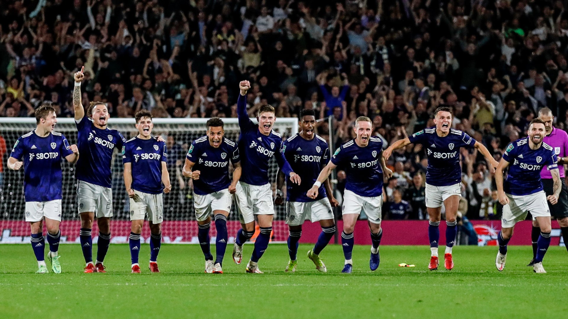 Leeds de Marcelo Bielsa pasó a octavos en la Copa de la Liga tras batir a Fulham en los penales