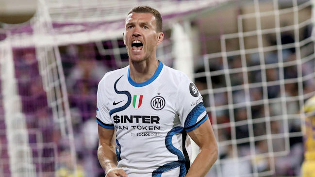 Edin Dzeko volvió a ser protagonista en victoria de Inter de Milán sobre Fiorentina