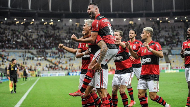 Flamengo de Mauricio Isla recibe a Barcelona de Ecuador buscando el primer golpe en semifinales de Copa Libertadores