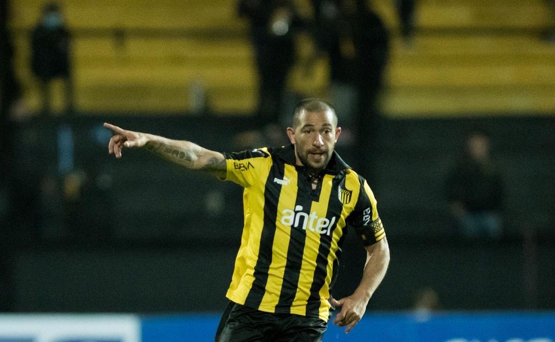 Peñarol y Atlético Paranaense comienzan su lucha por un lugar en la final de la Sudamericana