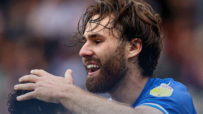 ¡Figura! Ben Brereton destacó con tres goles en triunfazo de Blackburn Rovers sobre Cardiff