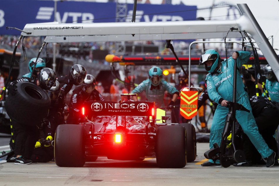 Lewis Hamilton recuperó el liderato de Fórmula 1 con su triunfo número 100