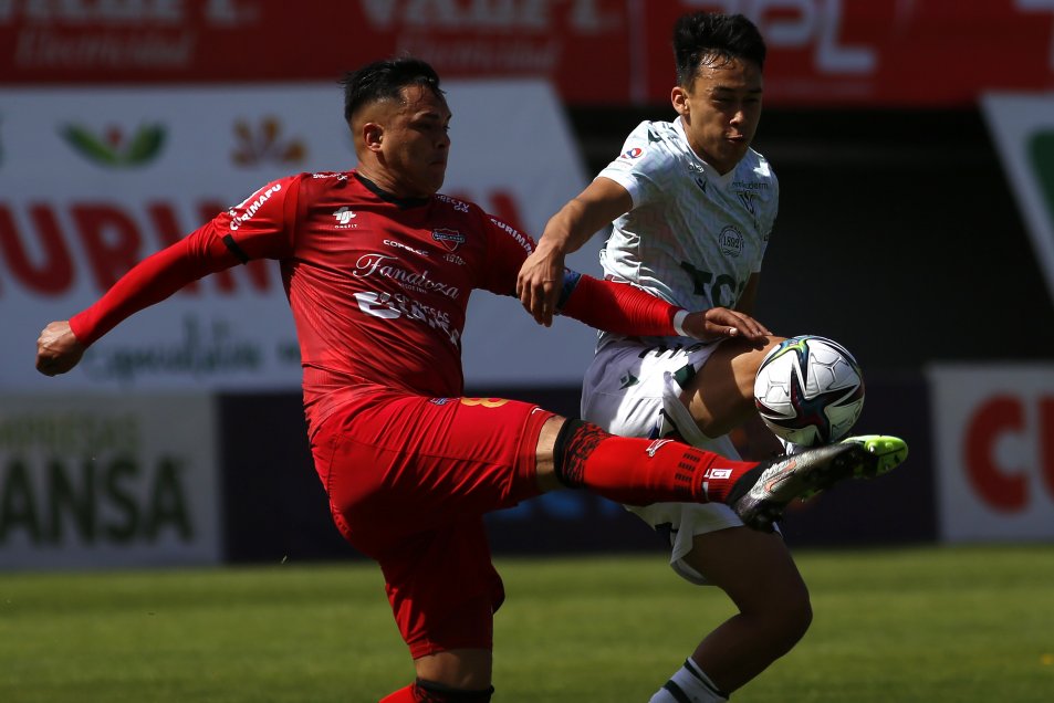 Damián Arce tuvo debut soñado con S. Wanderers al marcar el gol del triunfo sobre Ñublense