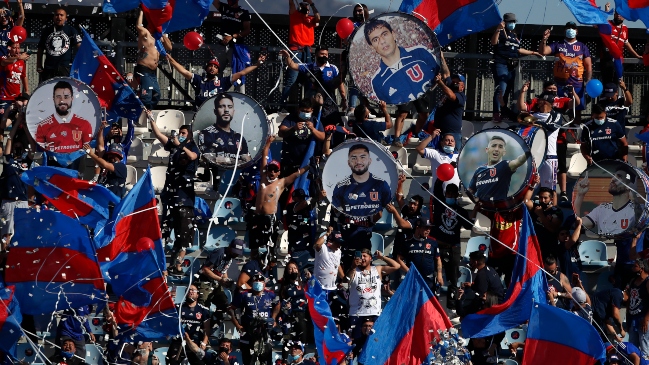Fanáticos de Colo Colo se burlaron por bombos de la barra de Universidad de Chile en Rancagua