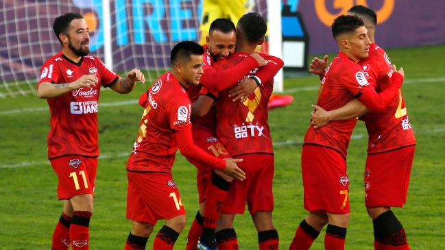 Ñublense será el rival de Universidad Católica en la Supercopa 2021