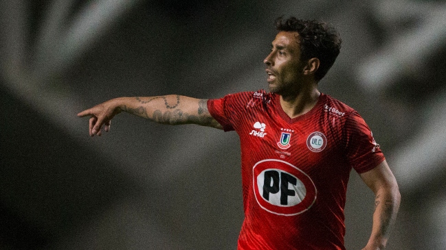 Jorge Valdivia pidió a Erick Wiemberg para reemplazar a Eugenio Mena en la Roja