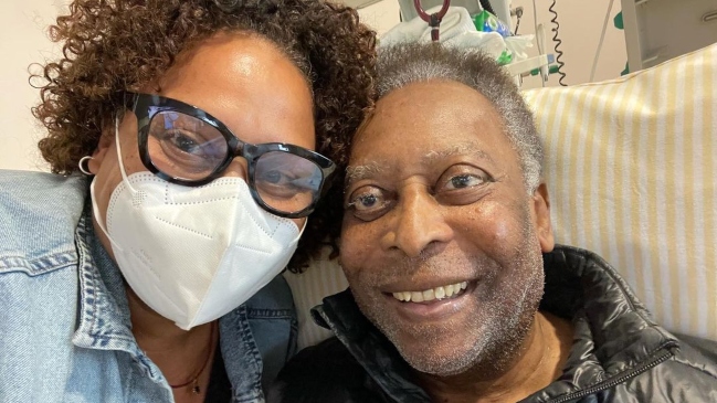 Hija aseguró que Pelé está próximo a recibir el alta en Sao Paulo