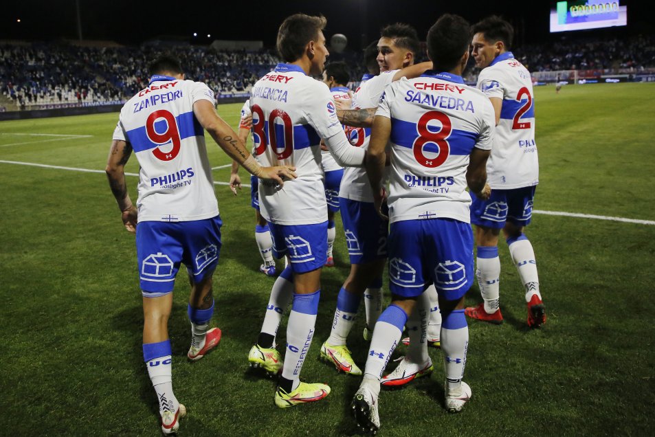 U. Católica encadenó su tercer triunfo consecutivo en el Campeonato a costa de Melipilla